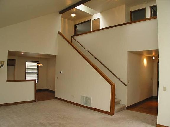 4th image of 24219 SE 43rd Ct