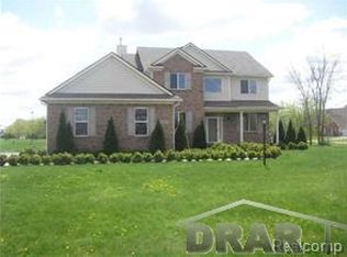 35837 Brookview Ln, New Boston, MI 48164