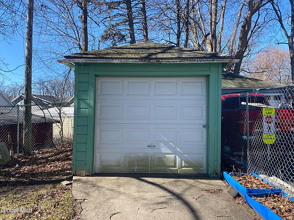 4th image of 1414 Chrisler Avenue