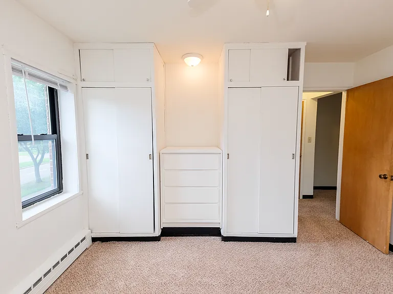 Laurel Terrace — Photo 31