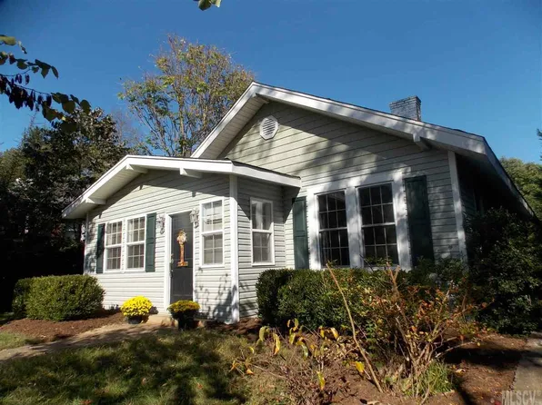 411 Kentwood St SW, Lenoir, NC 28645