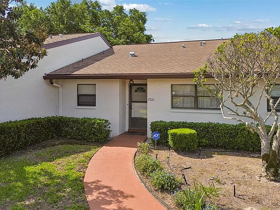 3rd image of 7920 Radcliffe Cir