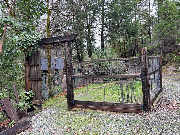 4th image of 1540 Hennessey Rd