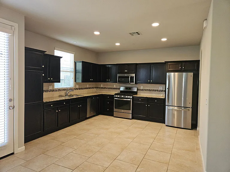 3767 Amity Ln — Photo 2
