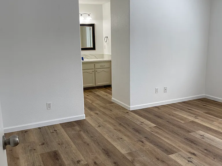 1056 Yellowstone Dr — Photo 12