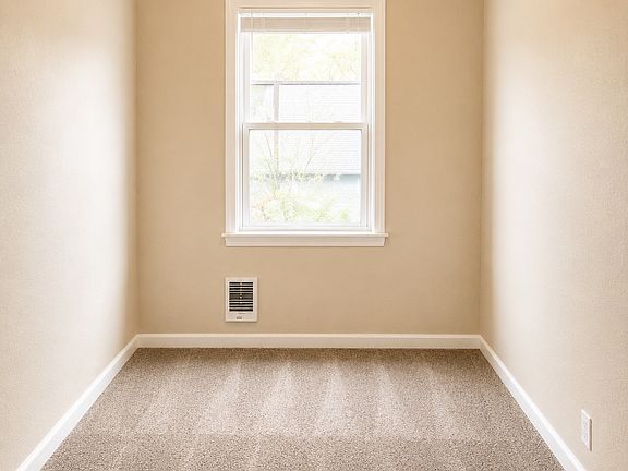 4th image of 312 W Pine St APT 4