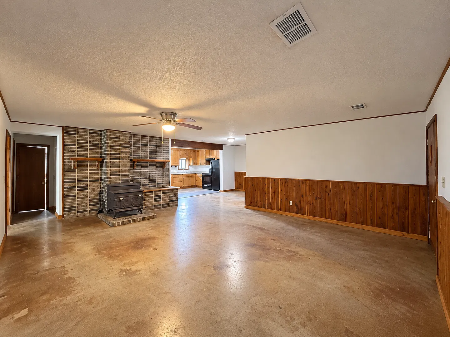 4 Bedroom/1 Bath Cabin Batesville — Photo 3