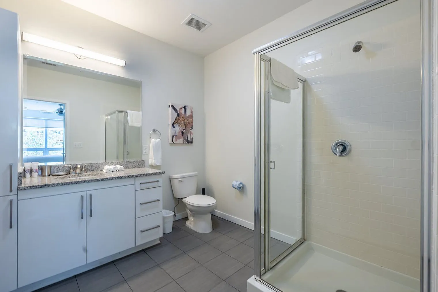 2 bed, 2.0 bath, 1022 sqft, $8,724 — Photo 4