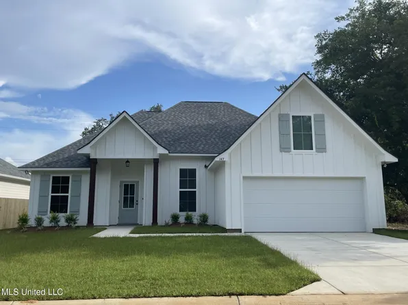 147 Le Moyne St, Bay Saint Louis, MS 39520