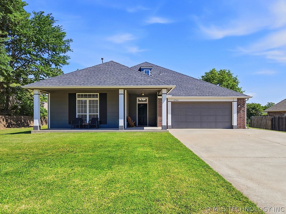 1st image of 2702 Highwood Dr