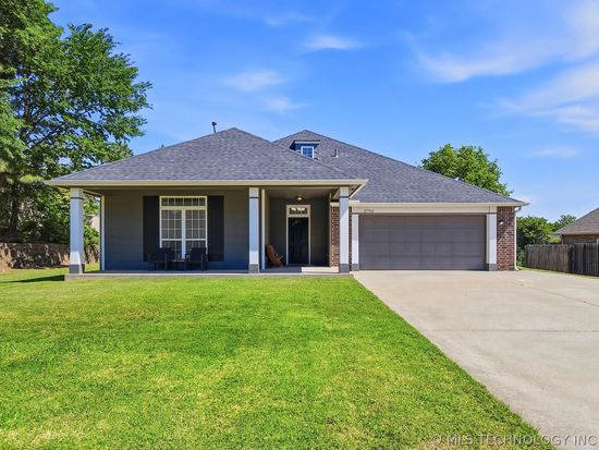 2702 Highwood Dr, Claremore, OK 74017