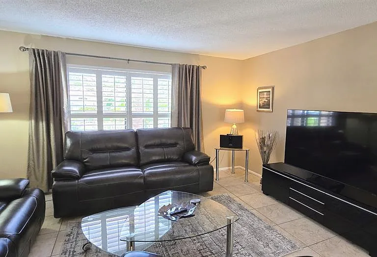 3803 Easton St — Photo 7