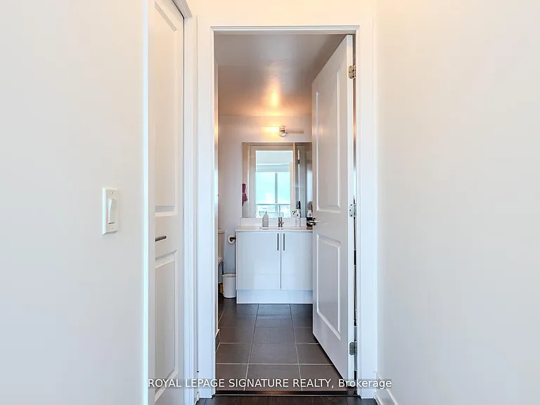 1215 Bayly St #Penthouse 206 — Photo 10