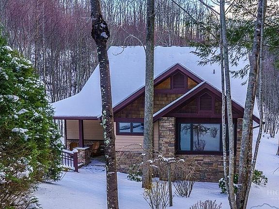 2nd image of 485 Woodlake Loop Road