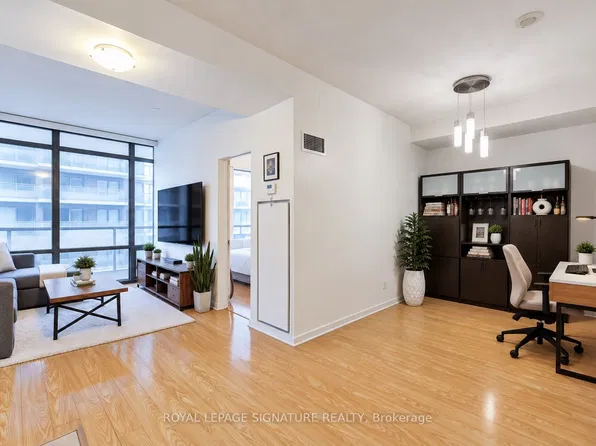 37 Grosvenor St, Toronto, ON