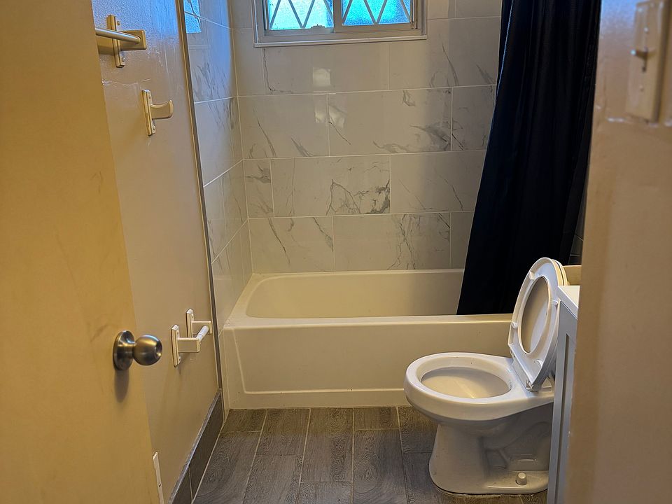 2nd image of 6267 Sylvia St