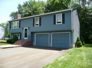 22 Independence Rd, Feeding Hills, MA 01030
