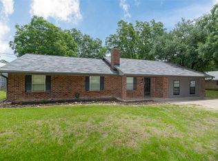 1014 Woodhaven St, Gladewater, TX 75647