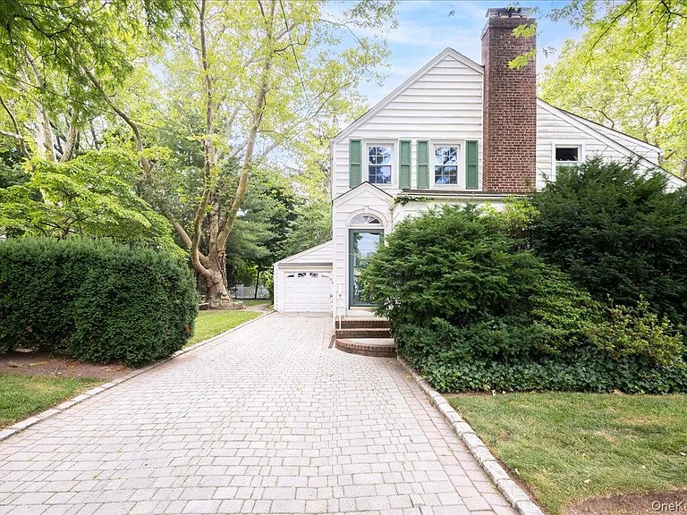 32 Chester Ave — Photo 3