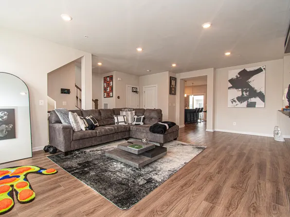 9637 Block St, Lanham, MD 20706