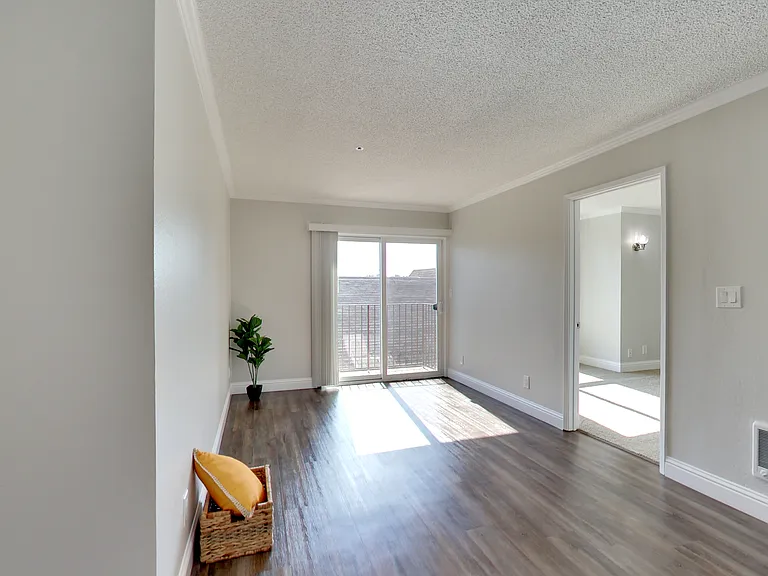 378 Van Buren - Renovated 2bed and 1bed units - Beautiful Building! — Photo 80