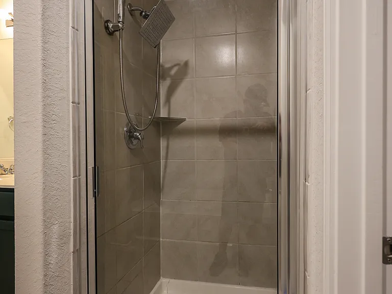 6407 Kendall Cv — Photo 18
