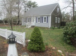 18 Pebble Path, Forestdale, MA 02644