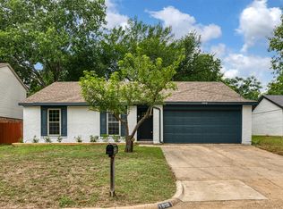 1906 Bosque Ln, Arlington, TX 76006