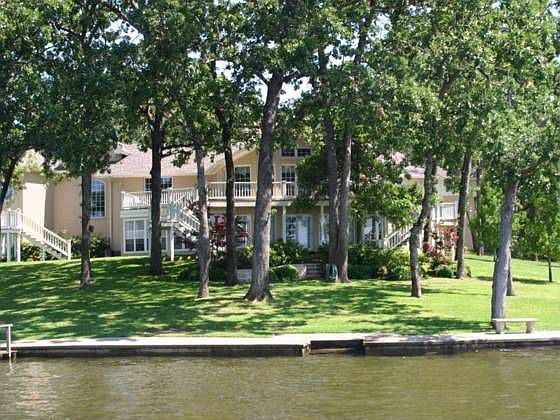 2nd image of 236 N Bay Dr