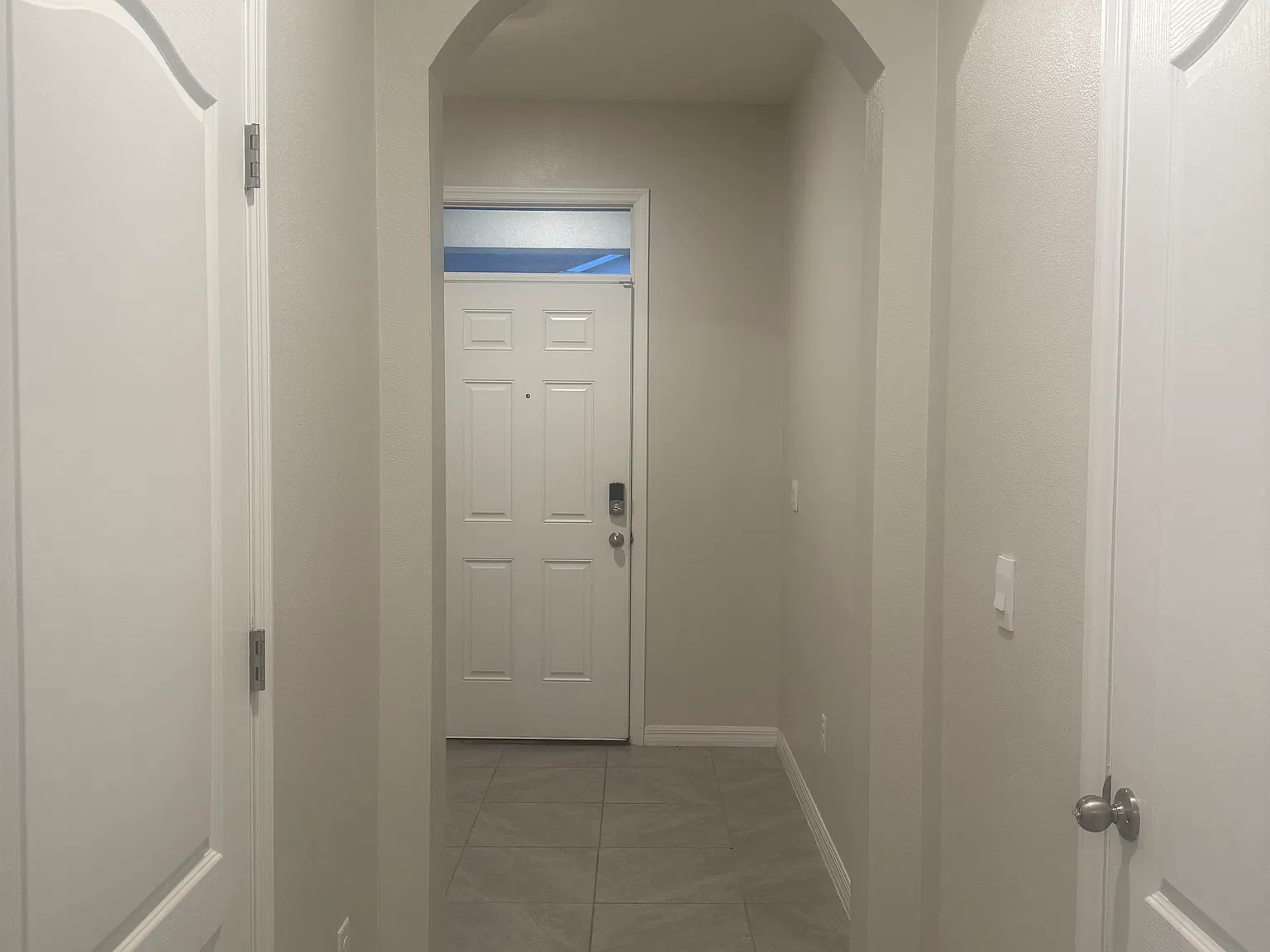 3 bed, 2.5 bath, 1673 sqft, $2,200 — Photo 3