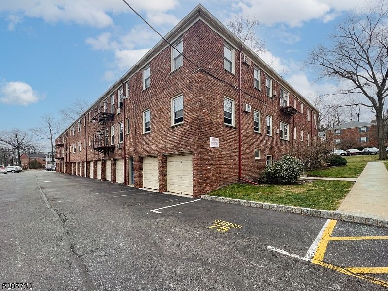 24 Hutton Ave West Orange, NJ, 07052 Apartments for Rent Zillow