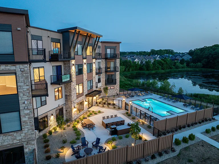 Jeffers Waterfront Apartments — Photo 53