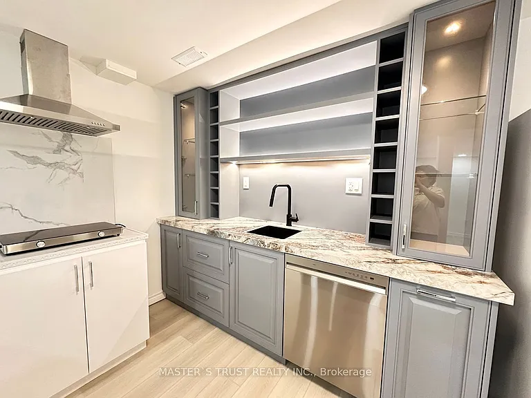 51 Farmstead Rd — Photo 4