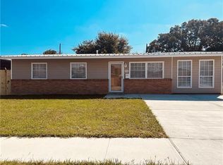 2124 N Butterfly Cir, Gretna, LA 70056