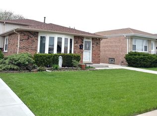 7834 La Crosse Ave, Burbank, IL 60459