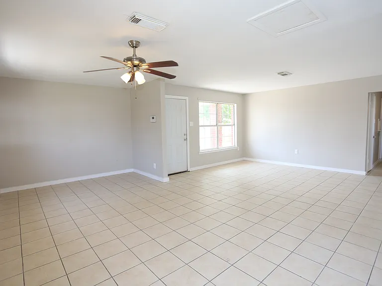 2913 Santa Rosa Ave — Photo 32
