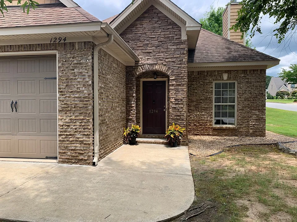 1294 Aubie Dr