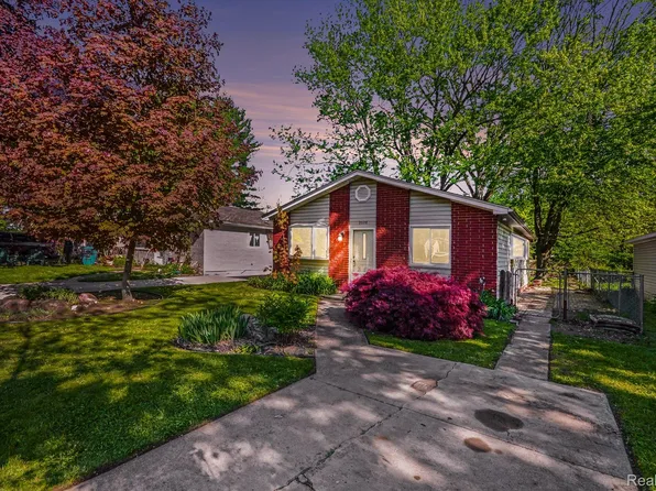 2628 Sinclair Ave, Waterford, MI 48328