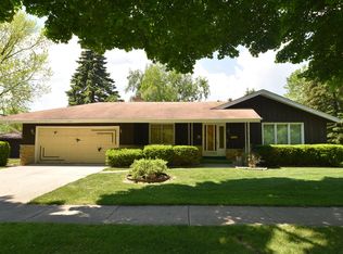 7063 N 86th St, Milwaukee, WI 53224