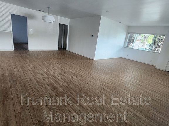2nd image of 1835 Lake St