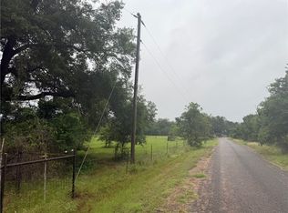 9123 Templeton Rd, Hearne, TX 77859