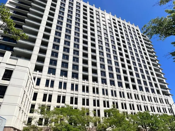 1255 S State St #1202, Chicago, IL 60601