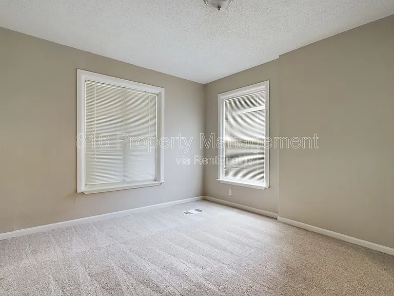 5218 Highland Ave — Photo 4