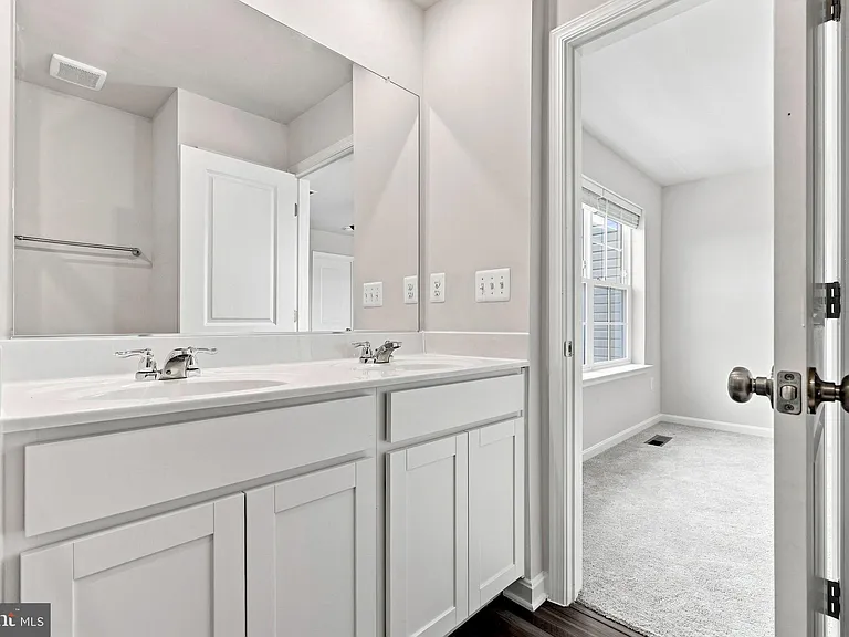 417 Seeback Dr — Photo 51