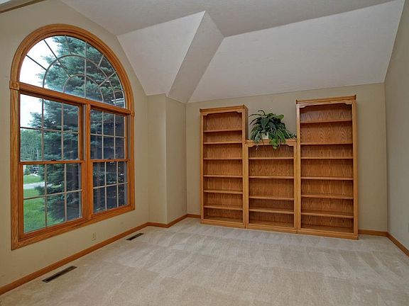 5th image of 14229 Ryan Dr