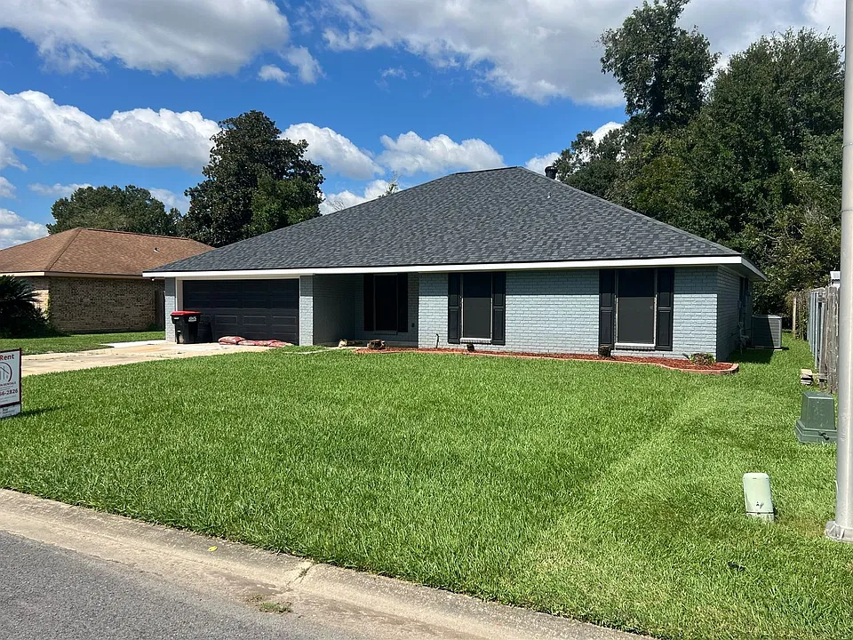 102 Briarwood Dr