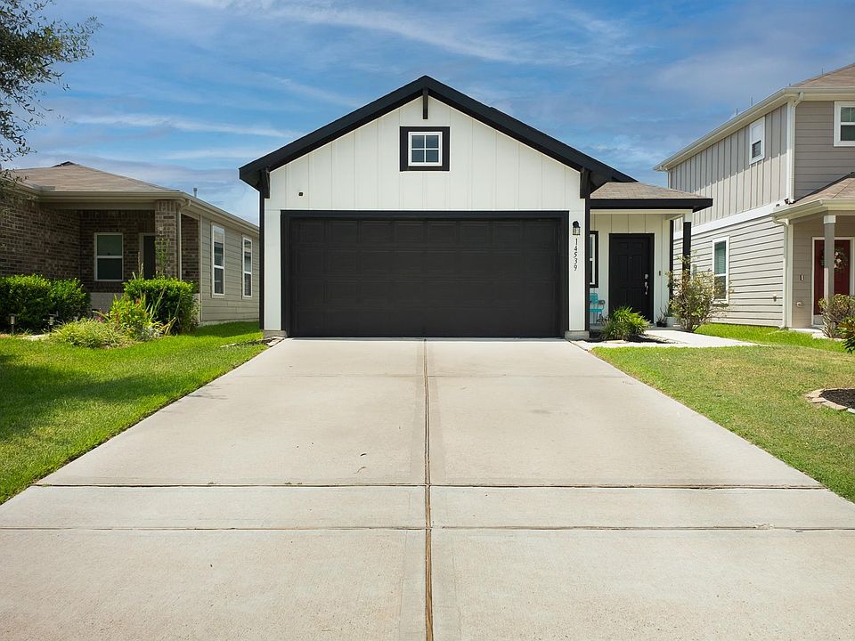 1st image of 14539 Maple Field Dr
