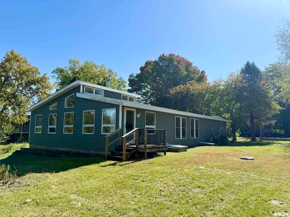 636 Linden Point, Petersburg, IL 62675
