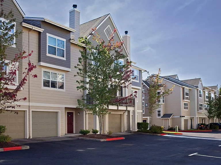 LionsGate South — Photo 29