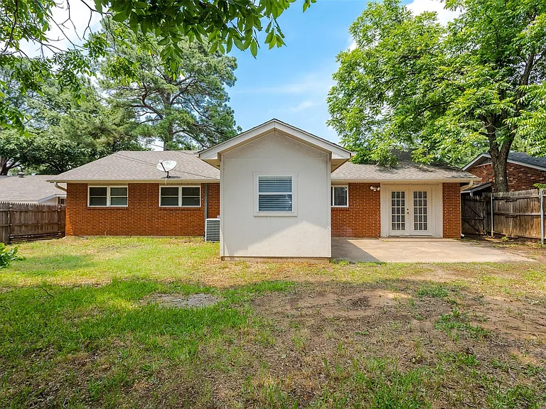 3406 Hastings Dr — Photo 3